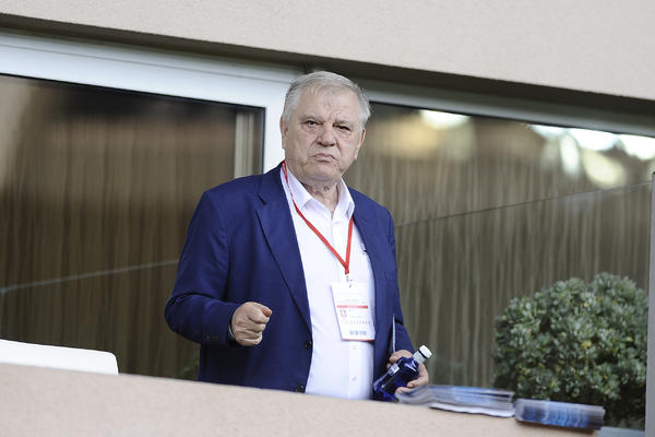 VELIKA ČAST ZA BIVŠEG PREDSEDNIKA FSS-A: Tole Karadžić postao počasni građanin Subotice!