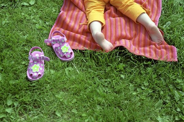 Roditelji, opasne su po decu, nemojte ih više koristiti! Ovo je prava istina o anatomskim cipelama za decu! (FOTO)