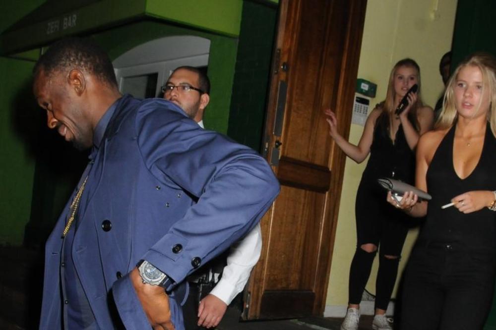 Vrela Kejsi mu oprostila, a on nastavio po starom: Bolt priveo zgodnu plavušu! (FOTO)