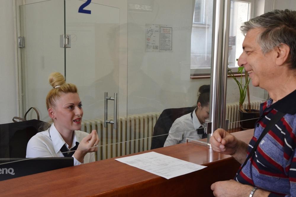 Svi mrzimo srpske šaltere, ali ovaj je, zbog jedne stvari, zaslužio POŠTOVANJE!