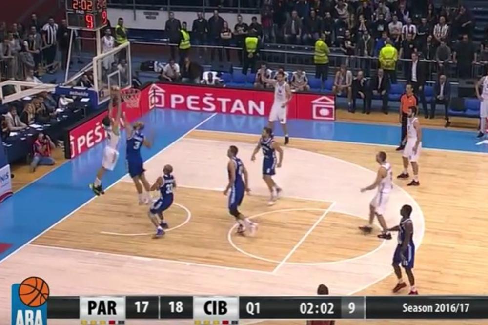 Grobari sigurno nisu očekivali da će on prvi poleteti i slomiti obruč ove sezone! (VIDEO)