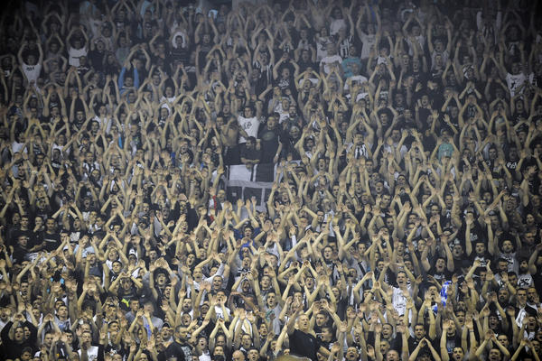 Grobari krenuli u kampanju povratka miljenika, a Delije ih ismevaju! (FOTO)