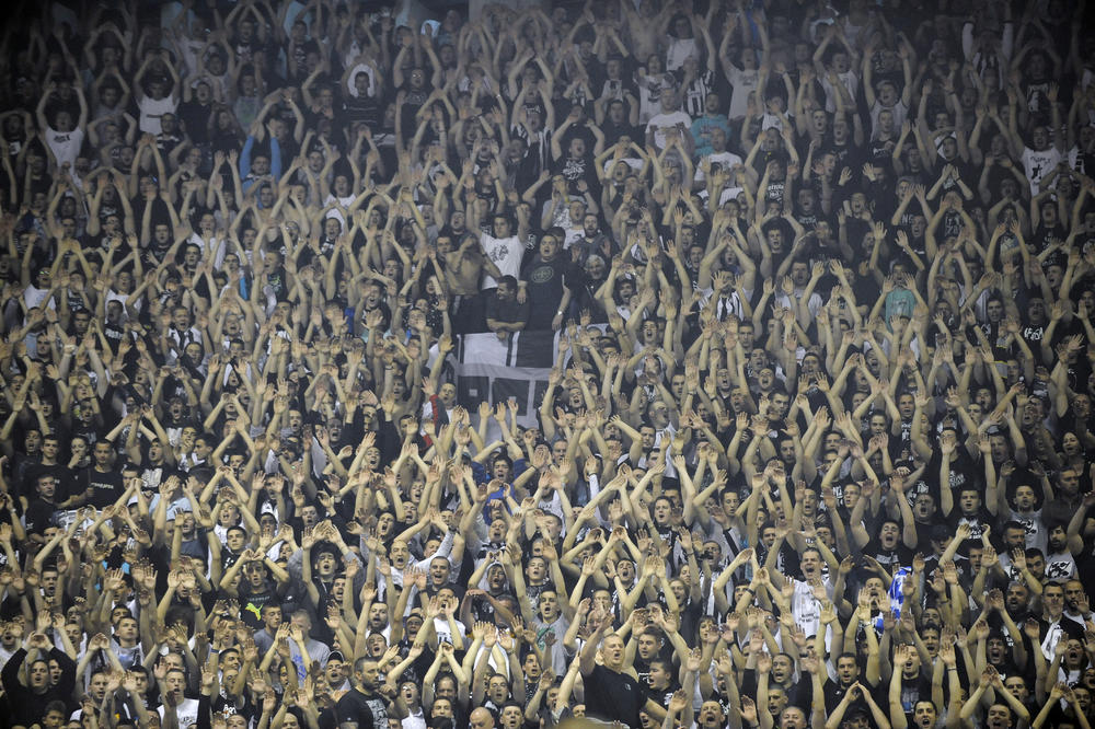 Grobari krenuli u kampanju povratka miljenika, a Delije ih ismevaju! (FOTO)