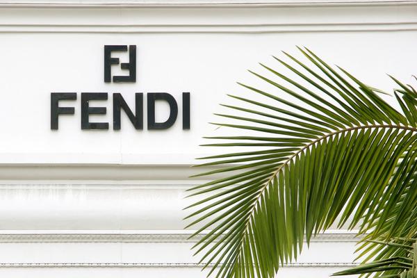 Najveća zvezda iz sveta mode dolazi u Srbiju: Dame, obucite se lepo!