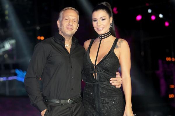 Uzbudljiv početak Pinkovih zvezda: Mia zapevala Kaliniću, a onda mu je uradila nešto sasvim neočekivano!