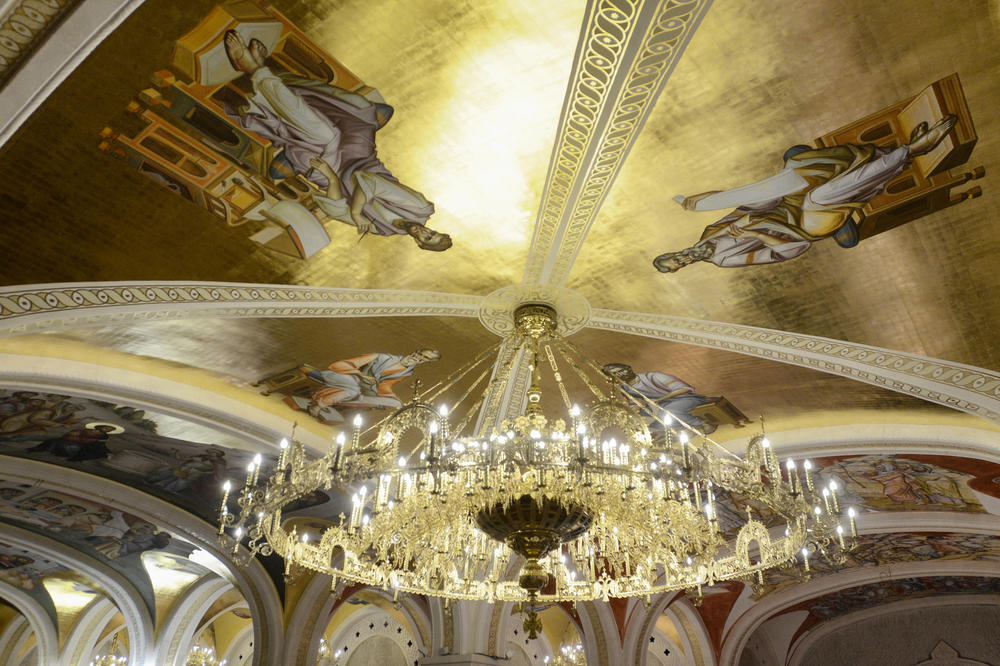 Hram Svetog Save i ČUDA koja se nalaze ispod njega: Arhitektonsko remek delo i stakleno zlatni MOZAIK! (FOTO)