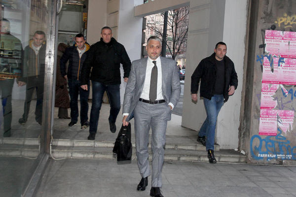 Incident u centru Beograda: Čedina gorila zveknula kolima stariju ženu!