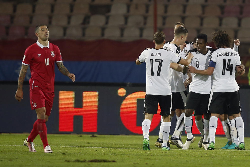 Na šta liči srpska odbrana? Tri igrača stoje i gledaju kako primamo gol! (VIDEO)