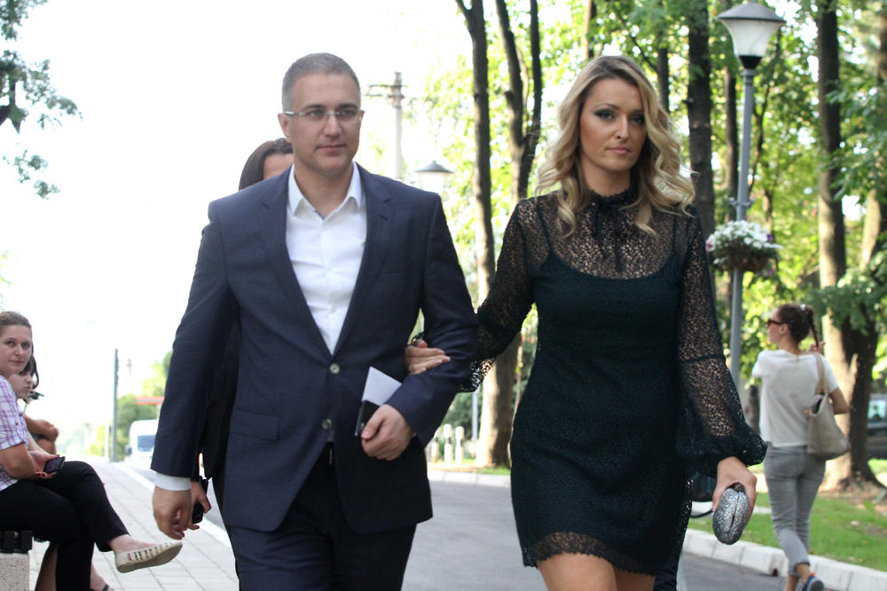 Povređena žena Nebojše Stefanovića! Vozač pobegao sa mesta nesreće