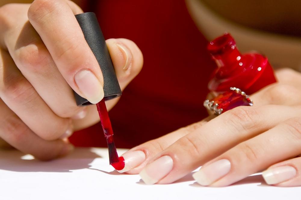 6 najvećih grešaka koje radite kad lakirate nokte (FOTO) (GIF)