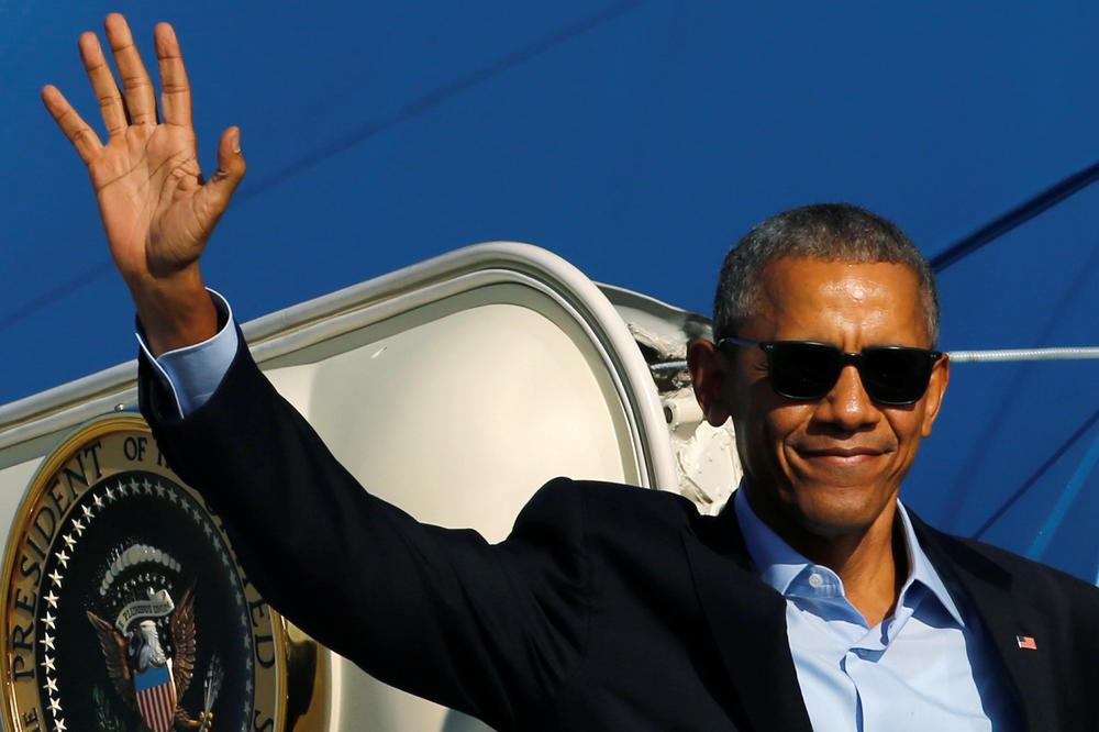 Ode Obama među silikone! Predsednik SAD već zna gde će da se uvali kad ode sa funkcije!