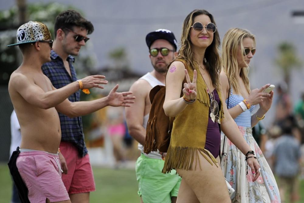 Devedesetih su vladali dizelaši, a danas su vlast preuzeli oni! (FOTO) (GIF)