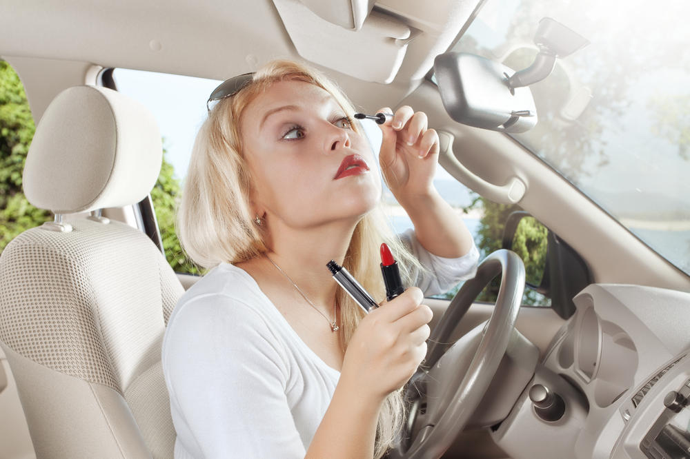 Kako za 5 minuta možete da se našminkate savršeno? (FOTO) (GIF) (VIDEO)