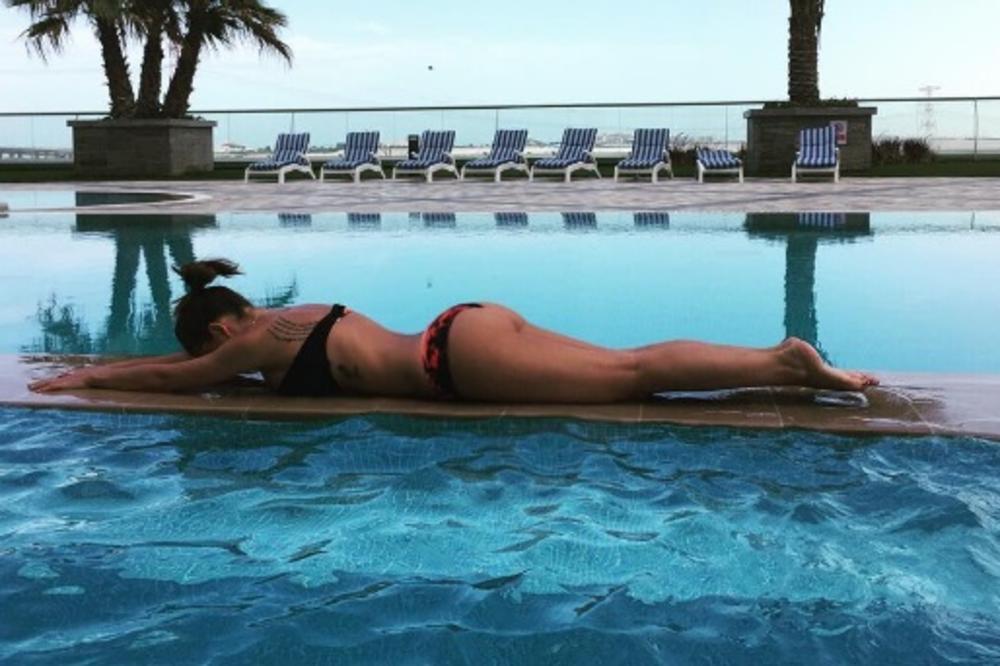 Macan pronašao pravu mačketinu! U devojku Pinkove zvezde gledaćete kao u Boginju: Zato što to i jeste! (FOTO)