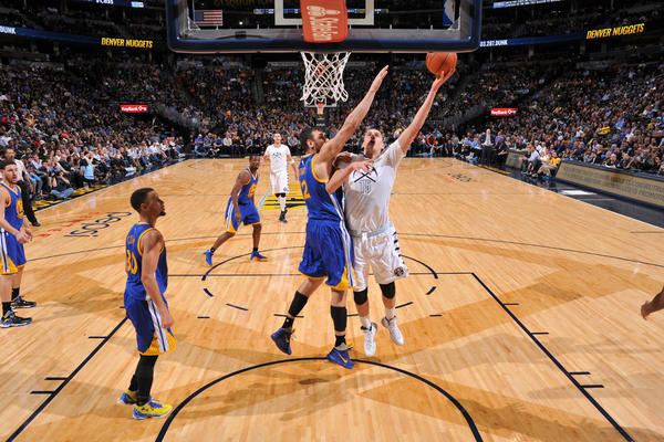 Mirno li spavaš, Durentu Kevine? Nikola Jokić isterorisao Golden Stejt Voriorse! (VIDEO)