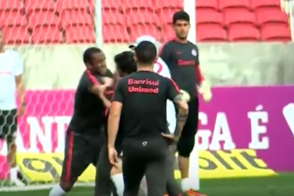 Svojevremeno ga je Ferguson platio 25 miliona evra, a sada tuče saigrače kao razjareni bik! (VIDEO)