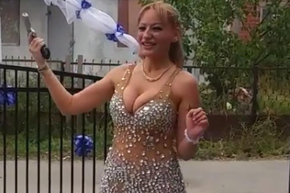 Učesnica Parova uzela pištolj, izašla na ulicu i počela da puca! (VIDEO)