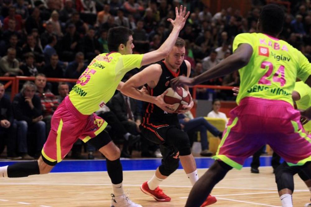 Nije Mega još zrela za Evropu: Avelino rutinski do pobede! (FOTO)