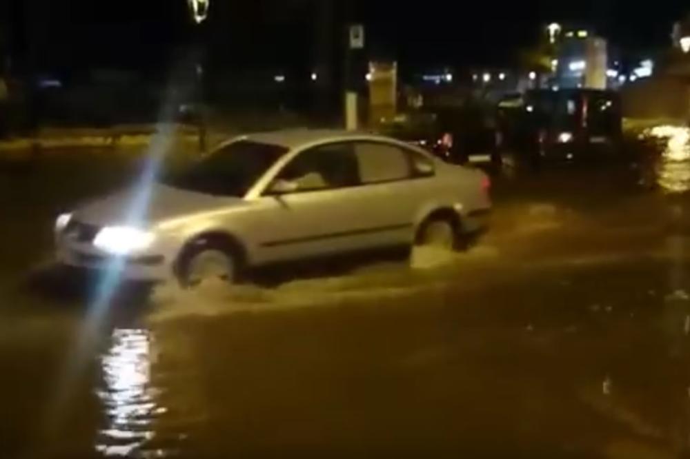 1.500 gromova za jedan sat! Ludo vreme poplavilo Šibenik! (VIDEO)