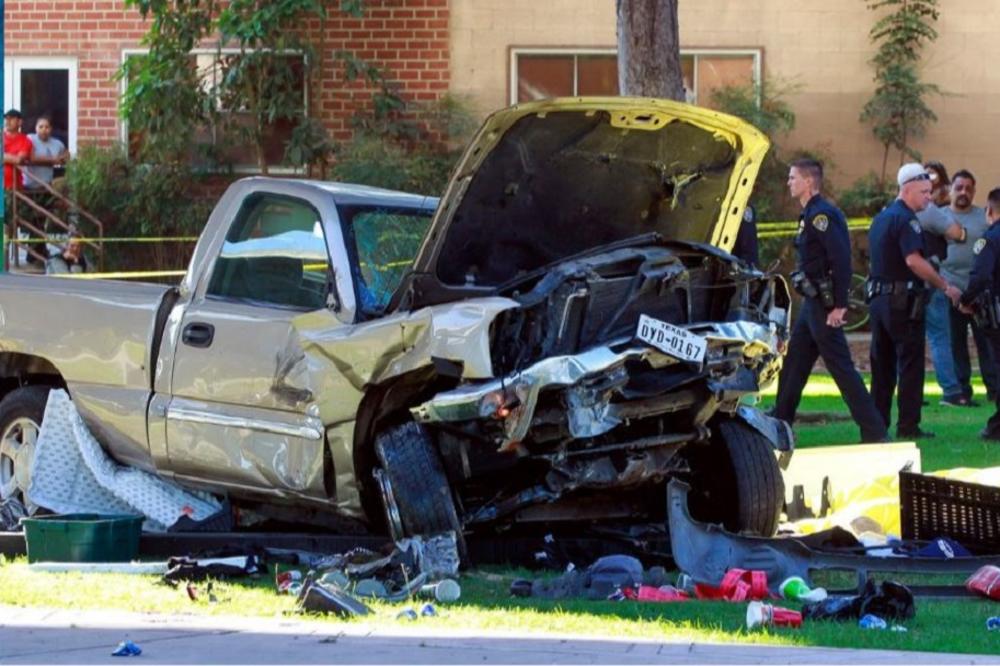 4 osobe poginule na festivalu u Sad Dijegu: Na njih je PAO KOMBI sa nadvožnjaka! (FOTO)