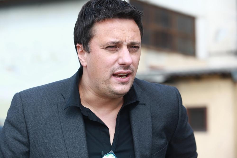 KAD PUTIN OVO ČUJE... Andrija Milošević POKIDAO najpoznatiju rusku pesmu (VIDEO)