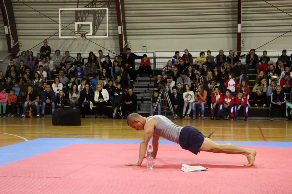 JUNAČKO SRCE: Srbin oborio Ginisov rekord po broju sklekova! (FOTO) (VIDEO)