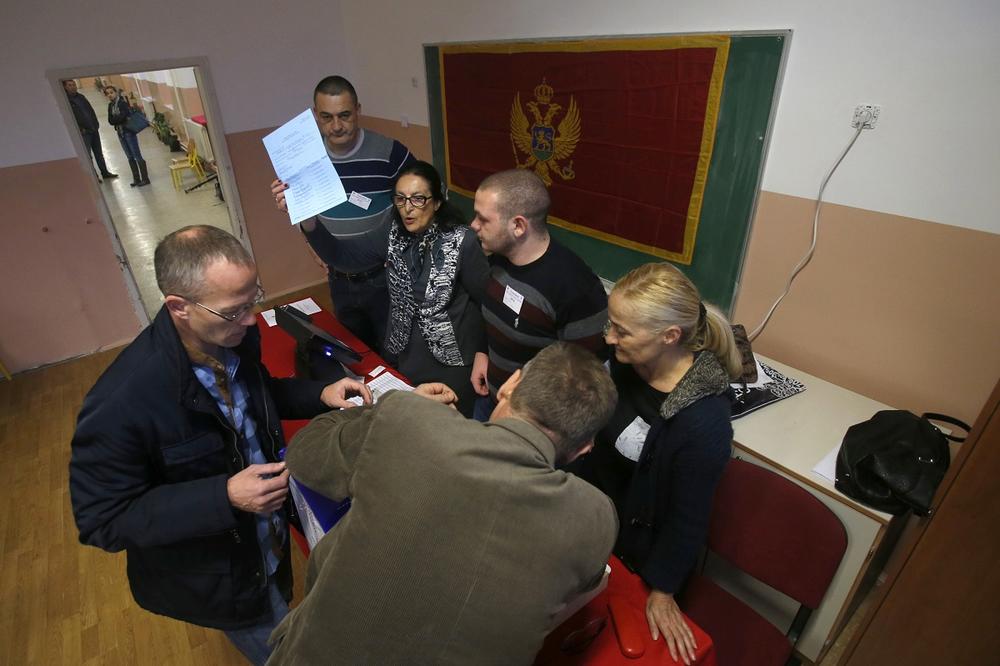 Kupuju se glasovi, nestaju biračke kutije: PRŠTI od NEPRAVILNOSTI na CG izborima! (FOTO)