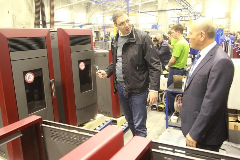 Nedelja je, a u Alfa Plamu svi rade, svi nasmejani... (FOTO)