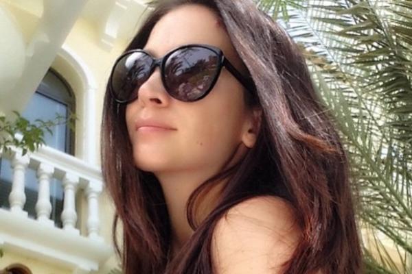 Otkrivena misterija slika najbogatije Srpkinje! Zašto se Jelena Bin Drai uvek fotka na isti način? (FOTO)