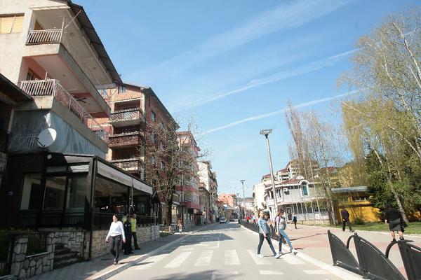 SLUČAJ KOJI JE ZGRANUO BOSNU: U Brčkom se porodila 13-godišnja devojčica!