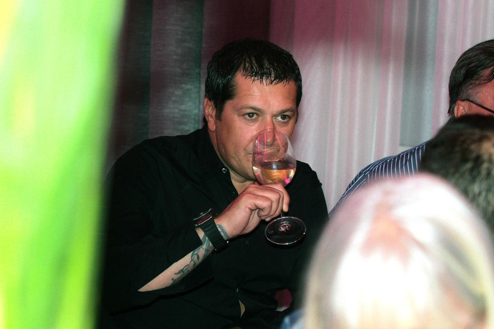 VELIKI ESTRADNI ŠMEKER IMA SKLADAN BRAK, A VENČALI SU SE NAKON 7 DANA ZABAVLJANJA: Imala je jedan uslov pre SVADBE!