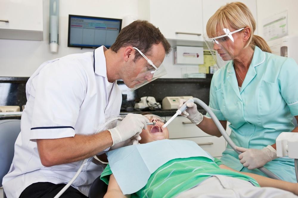 SRBI SU POSTALI BEZUBI NAROD ZVOG OVOGA! Stručnjaci sa Batuta UPOZORILI!