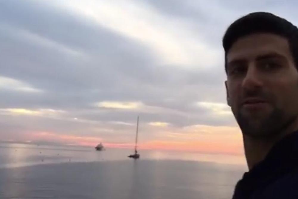 U SVANUĆE: Znate li kako je Novak započeo ovaj dan? (VIDEO)