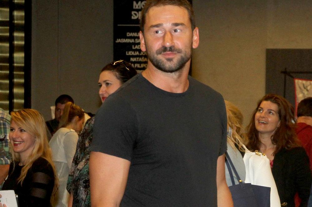 Teo šeta Anastasiju, ali je Jarić bolje prošao: Stigao u Bg i to u kakvom društvu! (FOTO)