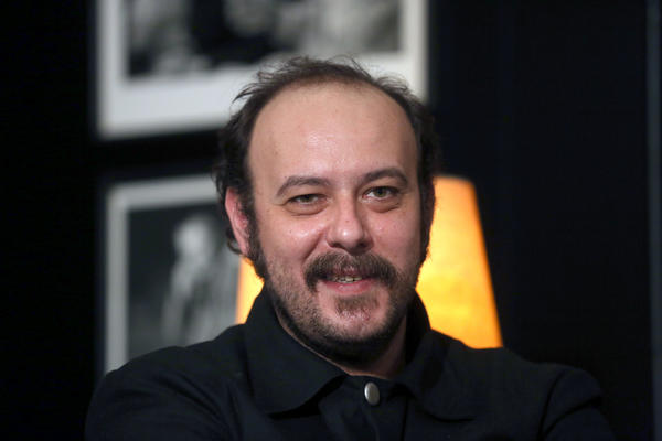 POZNATOG GLUMCA LJUBOMIRA BANDOVIĆA STE ZAVOLELI NA TV! Čekajte tek da mu vidite ženu AU! (FOTO)