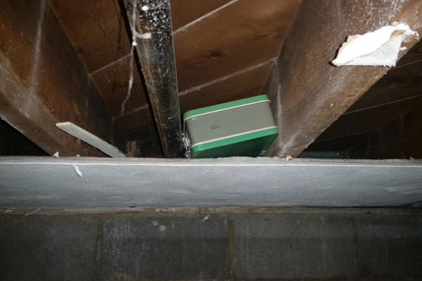 Renovirali su kuću i našli nešto što im je promenilo život! Šta biste vi radili da vam se OVO desi? (FOTO)