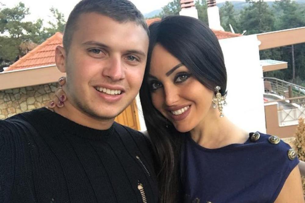 OBOLELA JE OD RAKA, A ONDA JE OSTAVIO I KARIĆ: Misica se uprkos svemu ne predaje i sada izgleda bolje nego ikad! (FOTO)