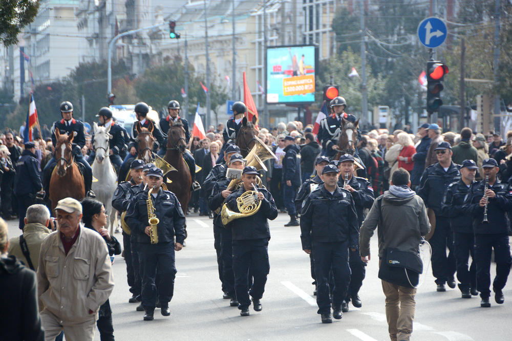 PO ŠUMAMA I GORAMA ORIĆE SE BEOGRADOM: Kreće proslava,  prestonica ponovo BLOKIRANA! Ove linije menjaju trasu