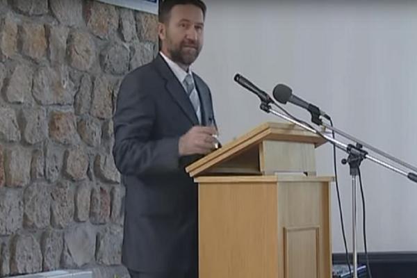 Maj ingliš iz veri gud: Ministar obrazovanja Hrvatske progovorio na engleskom koji zvuči ovako! (VIDEO)