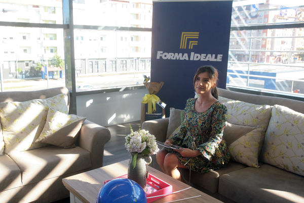 Poznatu pevačicu pokosio virus! Za Novu godinu na infuziji! (FOTO)