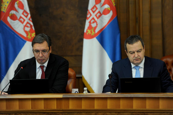 VUČIĆ IZRIBAO DAČIĆA: Ivice, hvala što mi radite o glavi!