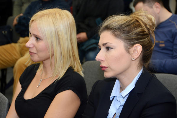 DNEVNA DOZA KRISTINE I MILICE: Kada se ugase kamere one RADE BAŠ OVO! A kad vidite...(VIDEO)