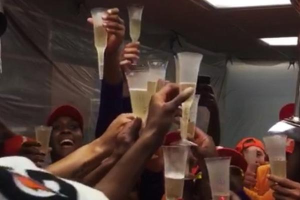 Ana Dabović mokra do kože na slavlju zbog titule u WNBA! (FOTO) (VIDEO)