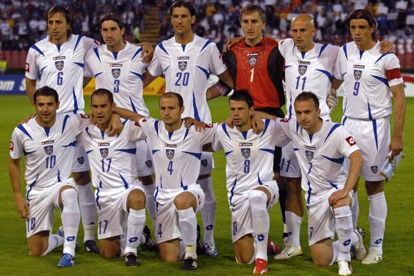 Bio na stubu srama u Bosni zbog tri prsta: Koji je bivši igrač Zvezde ispao Ratko Mladić? (VIDEO)