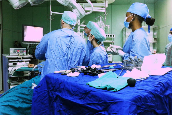 POJEO JE OSTATKE HRANE IZ FRIŽIDERA: Zbog OVOG su mu aputirali OBE NOGE I SVE PRSTE