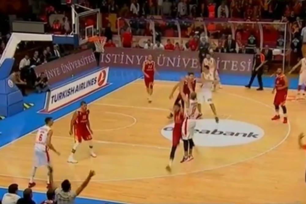 SMIRILI TURKE: Simon je krenuo da sipa jako, a onda su Lazić i Gudura počeli da cepaju mrežice! (VIDEO)