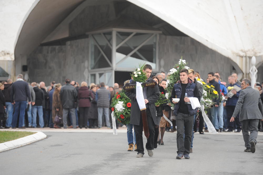 SAHRANJENA MILKA CANIĆ: Laku noć umesto Dobro veče!