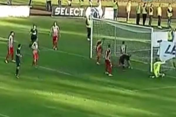 Verovali ili ne, busen nije kriv: Bizaran autogol Zvezdinog beka doneo izjednačenje Spartaku! (VIDEO)