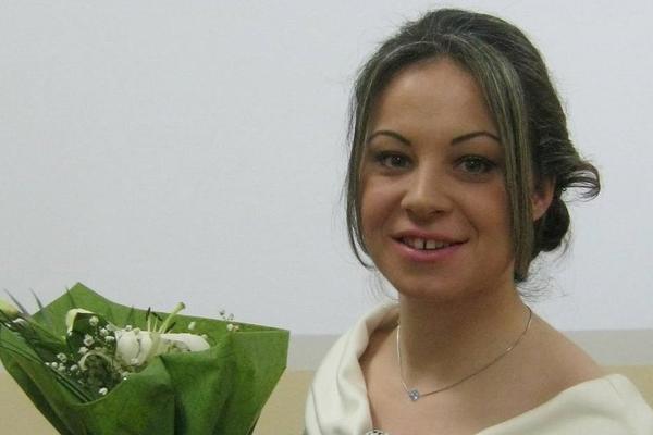 NAJROMANTIČNIJA PRIČA U SRBIJI: Ko ostavlja ruže ispred vrata Marije iz Niša? (FOTO)