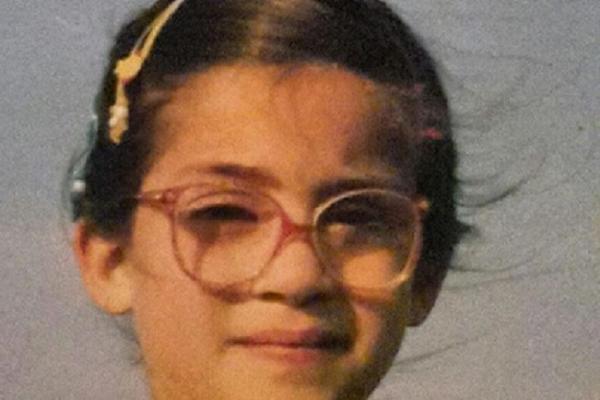 Ova slatka devojčica je danas najbogatija Srpkinja i izgleda kao boginja! Znate li ko je? (FOTO)